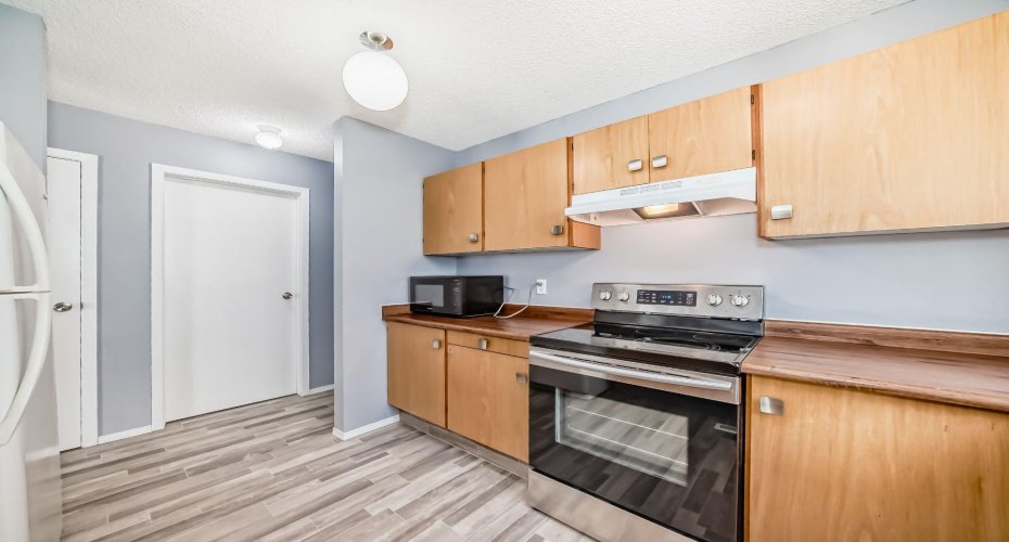 3015 51 Street, Calgary, Alberta T3E 6N5, 2 Bedroom Bedrooms, 0 ,1 BathroomBathrooms,Residential,For Sale,51,0,A2315803