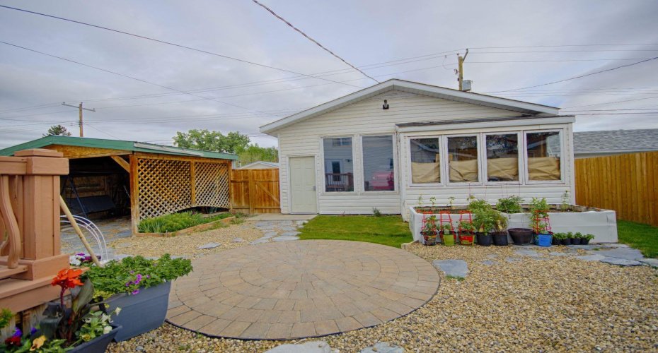 5109 44 ave, Taber, Alberta T1G1A9, 4 Bedroom Bedrooms, 0 ,2 BathroomBathrooms,Residential,For Sale,44 ave,0,A2316359