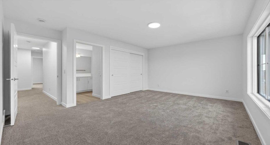 40 Creekside Way, Calgary, Alberta T2X 6E2, 3 Bedroom Bedrooms, 0 ,3 BathroomBathrooms,Residential,For Sale,Creekside,0,A2317422
