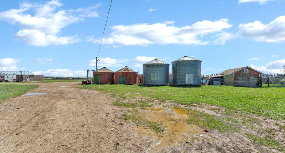 6317 Township Road 114, Rural Cypress County, Alberta T1A 7H1, 3 Bedroom Bedrooms, 0 ,2 BathroomBathrooms,Residential,For Sale,Township Road 114,0,A2317951