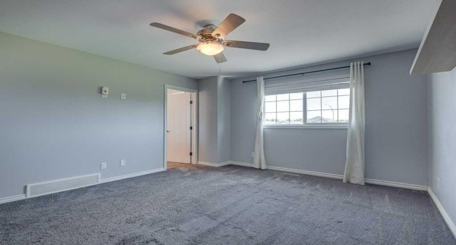 84 Windermere Close, Red Deer, Alberta T4N 2J8, 4 Bedroom Bedrooms, 0 ,3 BathroomBathrooms,Residential,For Sale,Windermere,0,A2327198