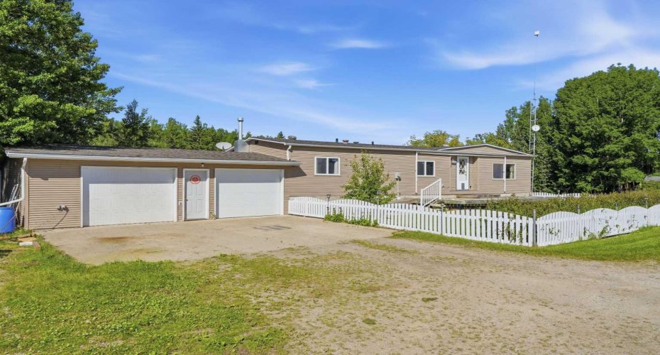 53009 Highway 587, Rural Clearwater County, Alberta T0M 1C0, 6 Bedroom Bedrooms, 0 ,3 BathroomBathrooms,Residential,For Sale,Highway 587,0,A2327204