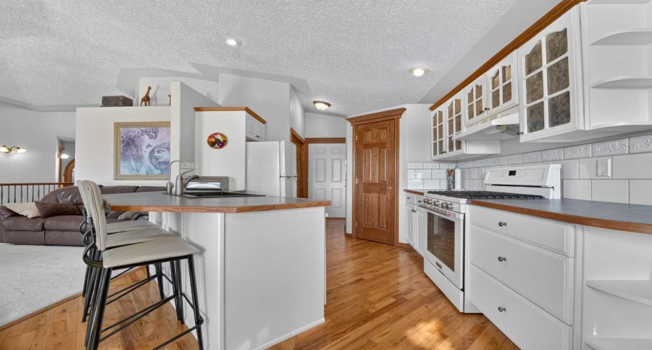 27 Cougar Bay, Lethbridge, Alberta T1H 6H3, 3 Bedroom Bedrooms, 0 ,3 BathroomBathrooms,Residential,For Sale,Cougar,0,A2327209