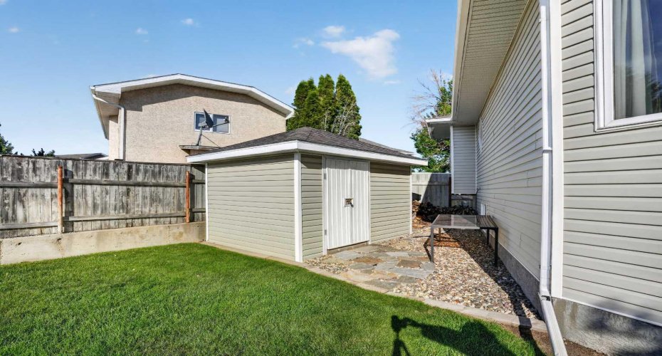 27 Cougar Bay, Lethbridge, Alberta T1H 6H3, 3 Bedroom Bedrooms, 0 ,3 BathroomBathrooms,Residential,For Sale,Cougar,0,A2327209