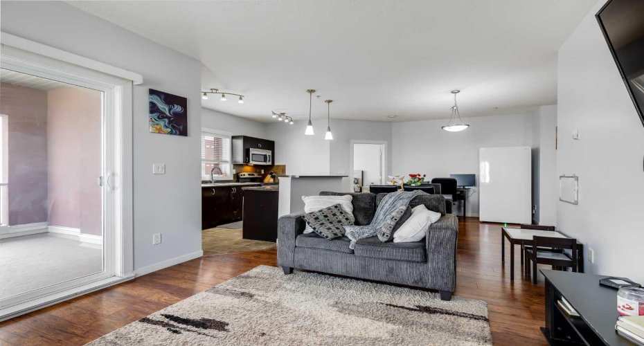 604 East Lake Boulevard, Airdrie, Alberta T4A 0G5, 2 Bedroom Bedrooms, 0 ,2 BathroomBathrooms,Residential,For Sale,East Lake,0,A2327228