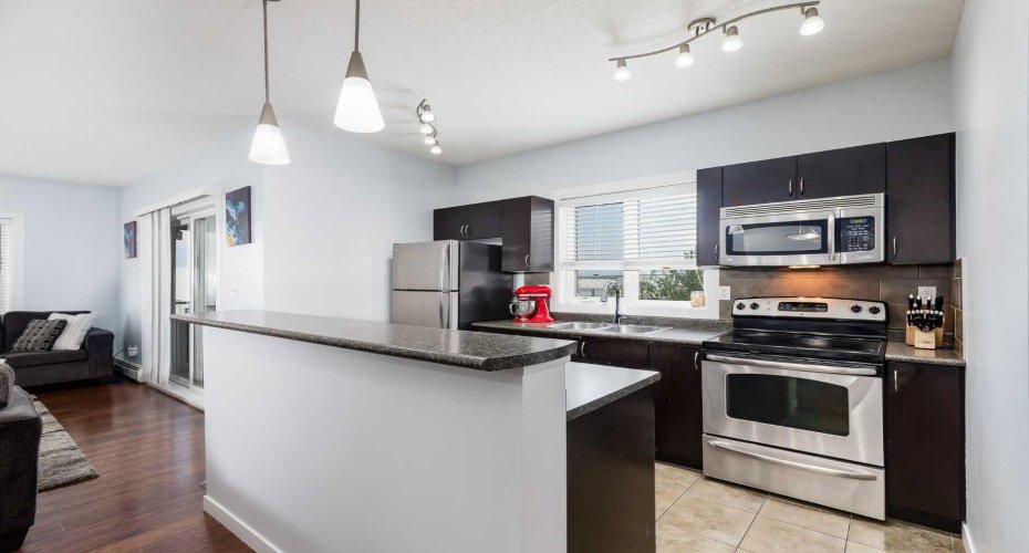 604 East Lake Boulevard, Airdrie, Alberta T4A 0G5, 2 Bedroom Bedrooms, 0 ,2 BathroomBathrooms,Residential,For Sale,East Lake,0,A2327228