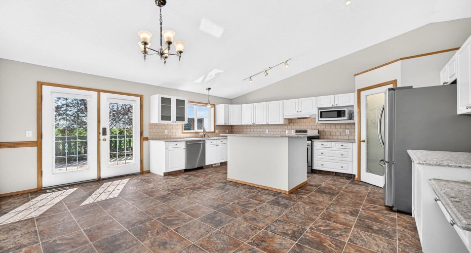 417 9 Street, Beiseker, Alberta T0M 0G0, 5 Bedroom Bedrooms, 0 ,3 BathroomBathrooms,Residential,For Sale,9,0,A2327254