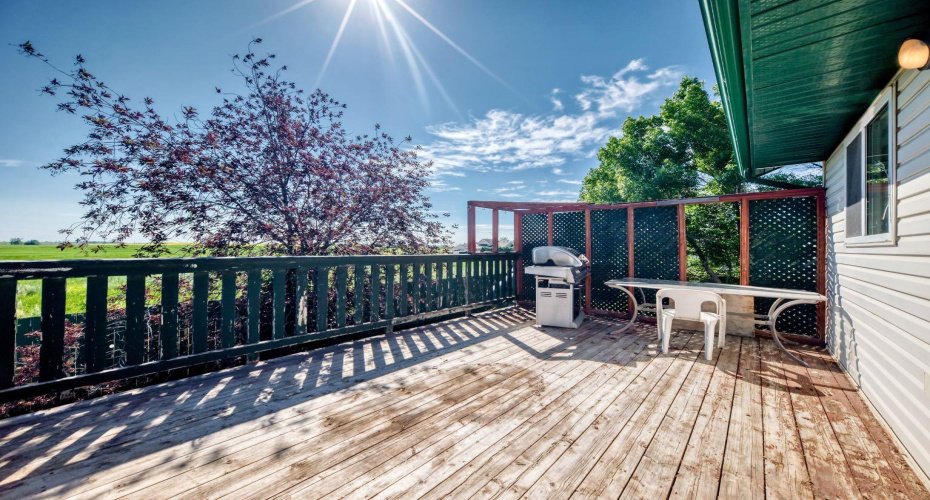 417 9 Street, Beiseker, Alberta T0M 0G0, 5 Bedroom Bedrooms, 0 ,3 BathroomBathrooms,Residential,For Sale,9,0,A2327254