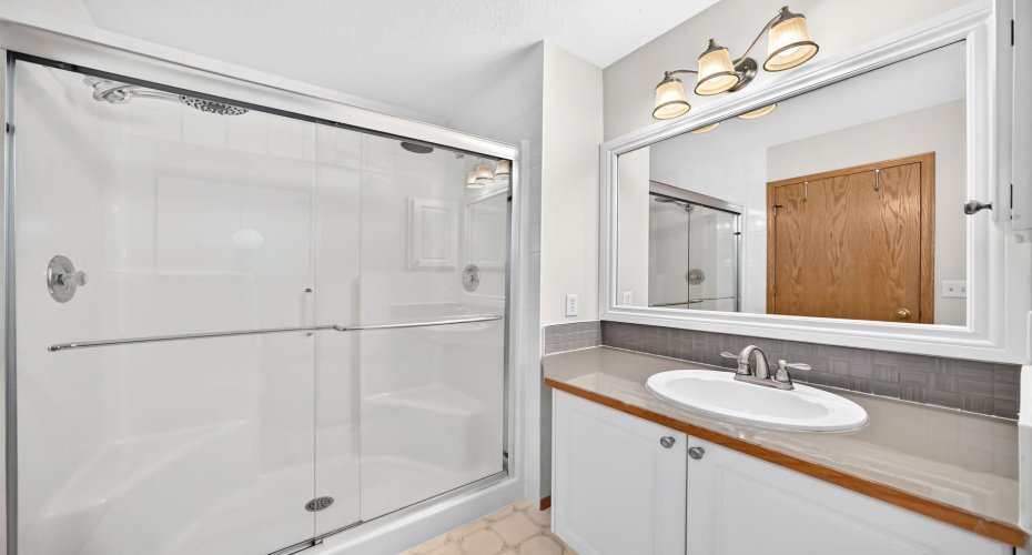 417 9 Street, Beiseker, Alberta T0M 0G0, 5 Bedroom Bedrooms, 0 ,3 BathroomBathrooms,Residential,For Sale,9,0,A2327254