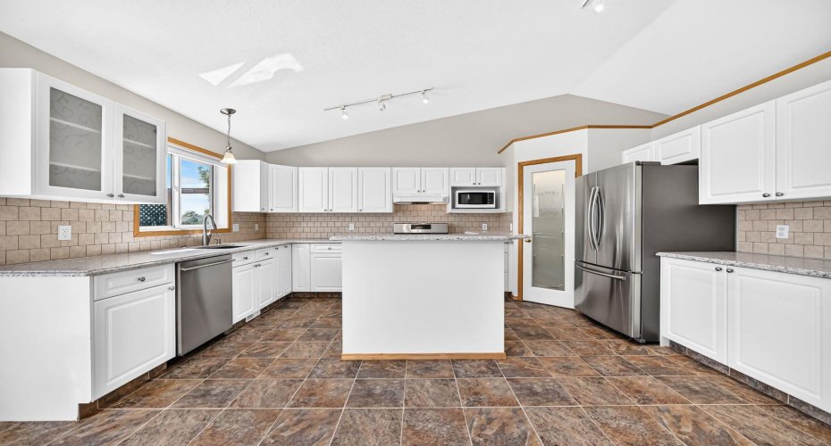 417 9 Street, Beiseker, Alberta T0M 0G0, 5 Bedroom Bedrooms, 0 ,3 BathroomBathrooms,Residential,For Sale,9,0,A2327254
