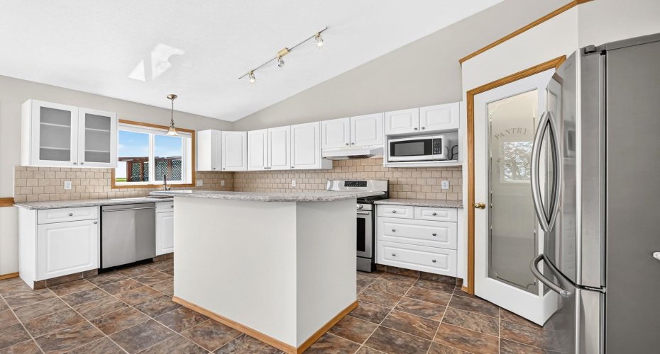 417 9 Street, Beiseker, Alberta T0M 0G0, 5 Bedroom Bedrooms, 0 ,3 BathroomBathrooms,Residential,For Sale,9,0,A2327254
