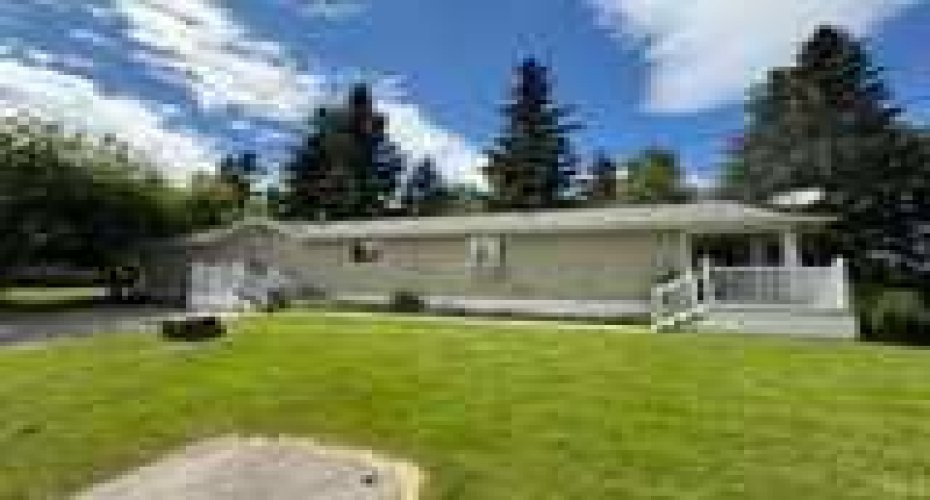 700 Carmichael Lane, Hinton, Alberta T7V1S9, 3 Bedroom Bedrooms, 0 ,2 BathroomBathrooms,Mobile,For Sale,Carmichael,0,A2327261