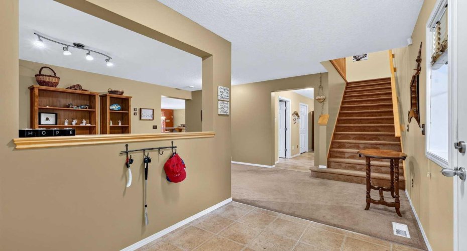 14 Evergreen Common, Calgary, Alberta T2Y 4N8, 3 Bedroom Bedrooms, 0 ,3 BathroomBathrooms,Residential,For Sale,Evergreen,0,A2327294
