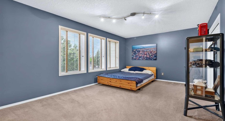 14 Evergreen Common, Calgary, Alberta T2Y 4N8, 3 Bedroom Bedrooms, 0 ,3 BathroomBathrooms,Residential,For Sale,Evergreen,0,A2327294