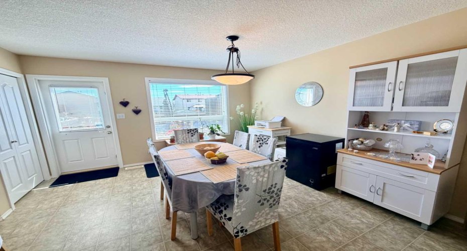 4519 45 Avenue Close Avenue Close, Rocky Mountain House, Alberta T4T 1W8, 3 Bedroom Bedrooms, 0 ,2 BathroomBathrooms,Residential,For Sale,45 Avenue Close,0,A2327339