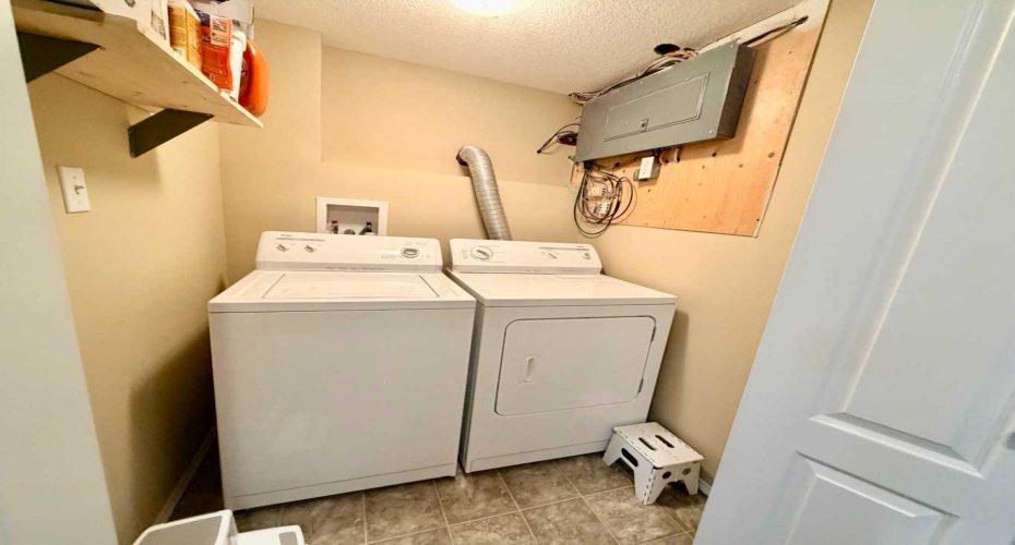 4519 45 Avenue Close Avenue Close, Rocky Mountain House, Alberta T4T 1W8, 3 Bedroom Bedrooms, 0 ,2 BathroomBathrooms,Residential,For Sale,45 Avenue Close,0,A2327339