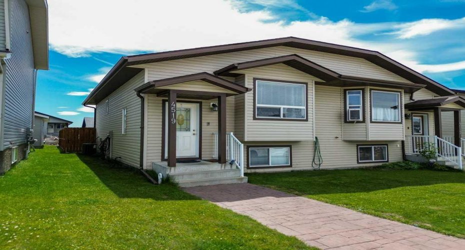 4519 45 Avenue Close Avenue Close, Rocky Mountain House, Alberta T4T 1W8, 3 Bedroom Bedrooms, 0 ,2 BathroomBathrooms,Residential,For Sale,45 Avenue Close,0,A2327339