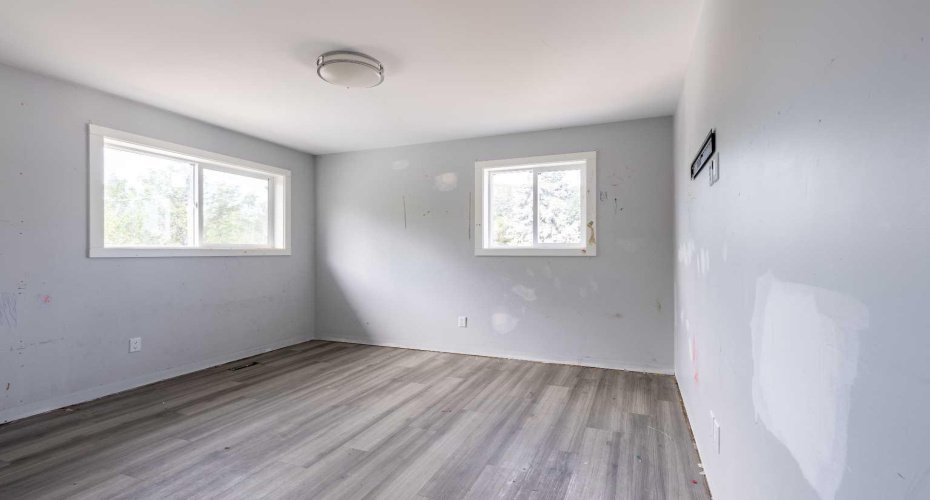 444 20 Street, Lethbridge, Alberta T1H 3N1, 4 Bedroom Bedrooms, 0 ,2 BathroomBathrooms,Residential,For Sale,20,0,A2327340
