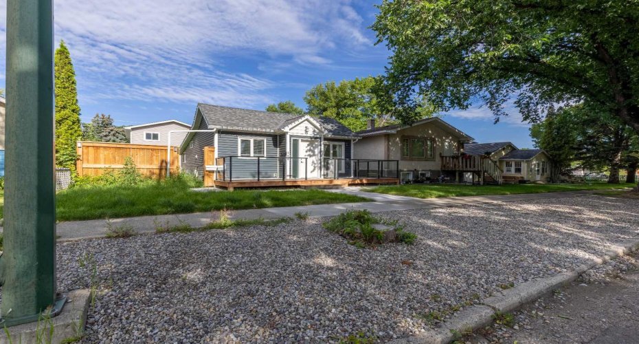 444 20 Street, Lethbridge, Alberta T1H 3N1, 4 Bedroom Bedrooms, 0 ,2 BathroomBathrooms,Residential,For Sale,20,0,A2327340
