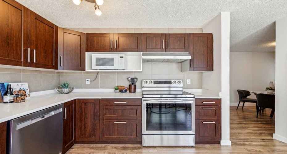 31 Sunvale Court, Calgary, Alberta T2X 5S7, 4 Bedroom Bedrooms, 0 ,2 BathroomBathrooms,Residential,For Sale,Sunvale,0,A2327353