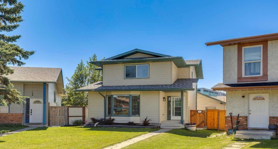 31 Sunvale Court, Calgary, Alberta T2X 5S7, 4 Bedroom Bedrooms, 0 ,2 BathroomBathrooms,Residential,For Sale,Sunvale,0,A2327353