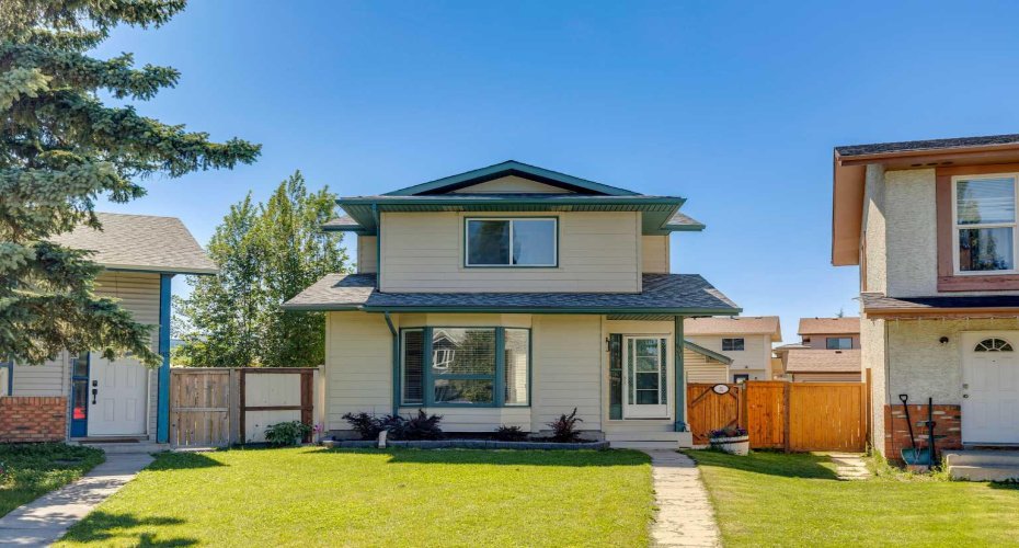 31 Sunvale Court, Calgary, Alberta T2X 5S7, 4 Bedroom Bedrooms, 0 ,2 BathroomBathrooms,Residential,For Sale,Sunvale,0,A2327353