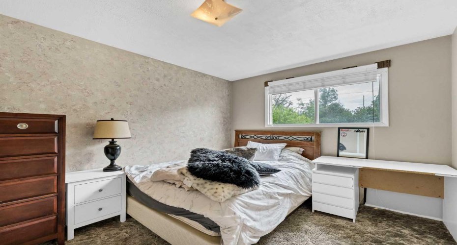 213 6 Street, Redcliff, Alberta T0J 2P0, 3 Bedroom Bedrooms, 0 ,2 BathroomBathrooms,Residential,For Sale,6,0,A2327372