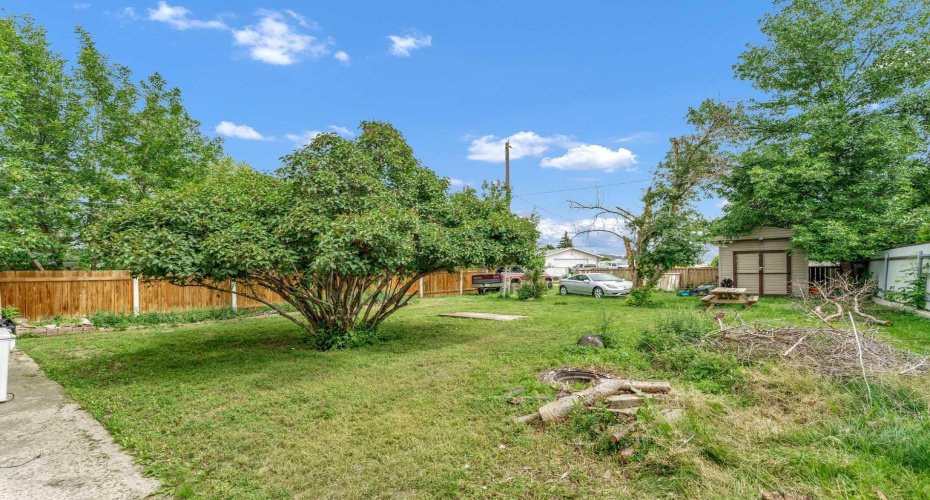 213 6 Street, Redcliff, Alberta T0J 2P0, 3 Bedroom Bedrooms, 0 ,2 BathroomBathrooms,Residential,For Sale,6,0,A2327372
