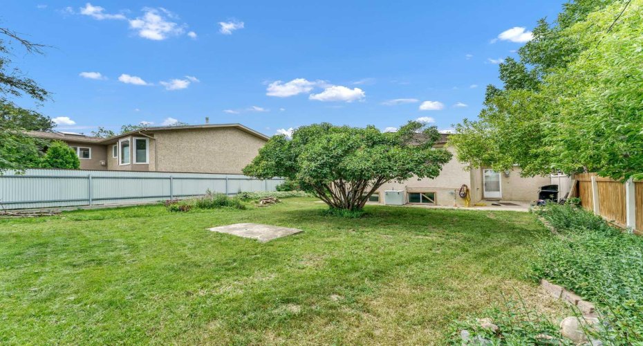 213 6 Street, Redcliff, Alberta T0J 2P0, 3 Bedroom Bedrooms, 0 ,2 BathroomBathrooms,Residential,For Sale,6,0,A2327372