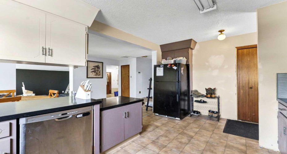 213 6 Street, Redcliff, Alberta T0J 2P0, 3 Bedroom Bedrooms, 0 ,2 BathroomBathrooms,Residential,For Sale,6,0,A2327372