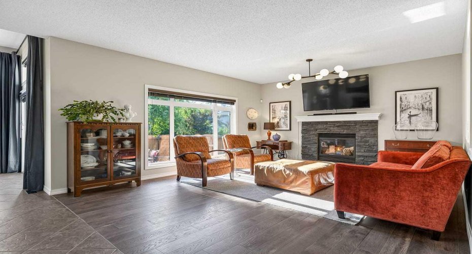 11 Chapala Square, Calgary, Alberta T2X 3T7, 4 Bedroom Bedrooms, 0 ,4 BathroomBathrooms,Residential,For Sale,Chapala,0,A2327382