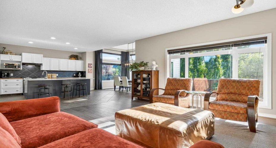 11 Chapala Square, Calgary, Alberta T2X 3T7, 4 Bedroom Bedrooms, 0 ,4 BathroomBathrooms,Residential,For Sale,Chapala,0,A2327382