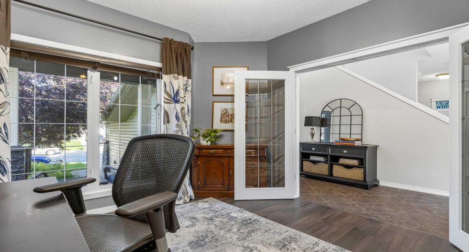 11 Chapala Square, Calgary, Alberta T2X 3T7, 4 Bedroom Bedrooms, 0 ,4 BathroomBathrooms,Residential,For Sale,Chapala,0,A2327382