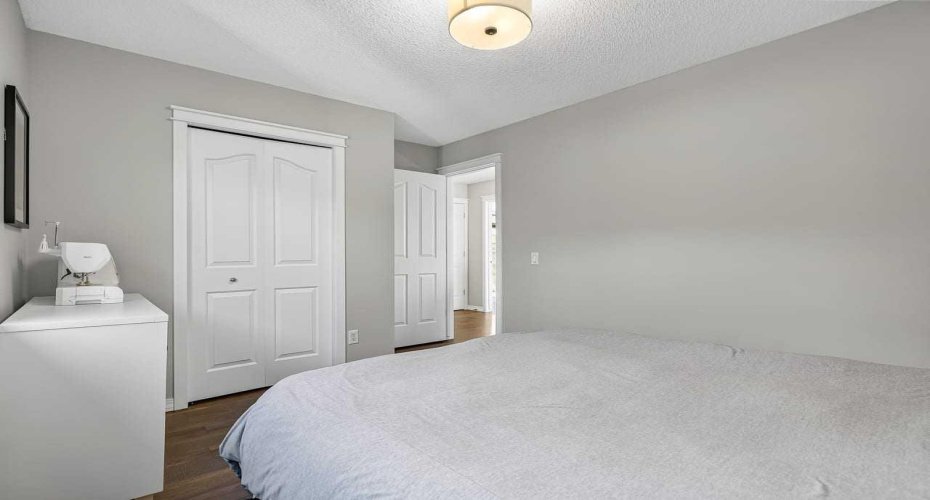 11 Chapala Square, Calgary, Alberta T2X 3T7, 4 Bedroom Bedrooms, 0 ,4 BathroomBathrooms,Residential,For Sale,Chapala,0,A2327382