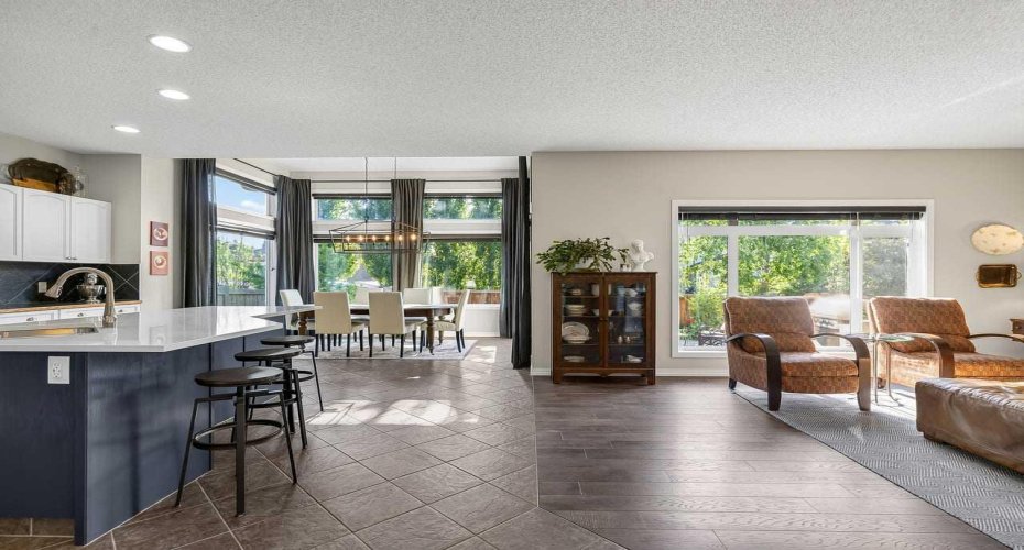 11 Chapala Square, Calgary, Alberta T2X 3T7, 4 Bedroom Bedrooms, 0 ,4 BathroomBathrooms,Residential,For Sale,Chapala,0,A2327382
