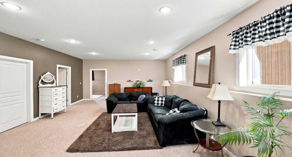 84 Mackenzie Crescent, Lacombe, Alberta T4L 0B3, 4 Bedroom Bedrooms, 0 ,3 BathroomBathrooms,Residential,For Sale,Mackenzie,0,A2327385