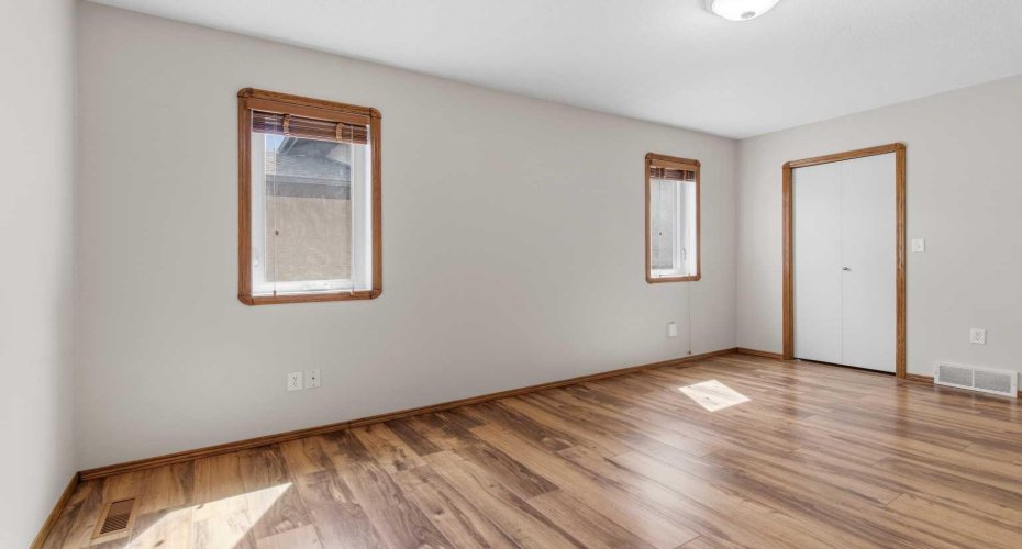 3 Pickering Close, Sylvan Lake, Alberta T4S 1K2, 5 Bedroom Bedrooms, 0 ,3 BathroomBathrooms,Residential,For Sale,Pickering,0,A2327400