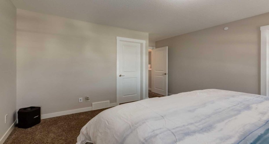 52 Lucas Street, Calgary, Alberta T3P 1N2, 5 Bedroom Bedrooms, 0 ,5 BathroomBathrooms,Residential,For Sale,Lucas,0,A2327423