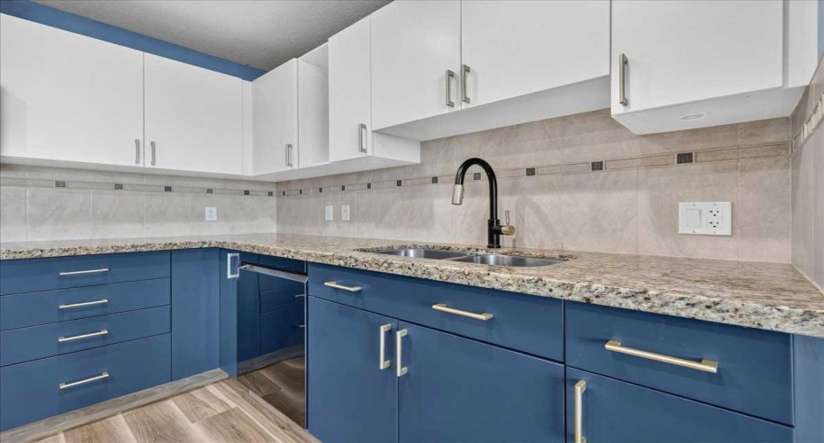 77 Spruce Place, Calgary, Alberta T3C 3X6, 2 Bedroom Bedrooms, 0 ,2 BathroomBathrooms,Residential,For Sale,Spruce,0,A2327430