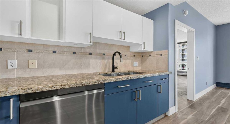 77 Spruce Place, Calgary, Alberta T3C 3X6, 2 Bedroom Bedrooms, 0 ,2 BathroomBathrooms,Residential,For Sale,Spruce,0,A2327430