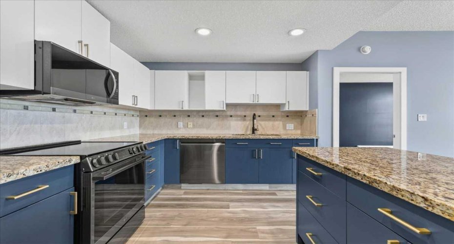 77 Spruce Place, Calgary, Alberta T3C 3X6, 2 Bedroom Bedrooms, 0 ,2 BathroomBathrooms,Residential,For Sale,Spruce,0,A2327430
