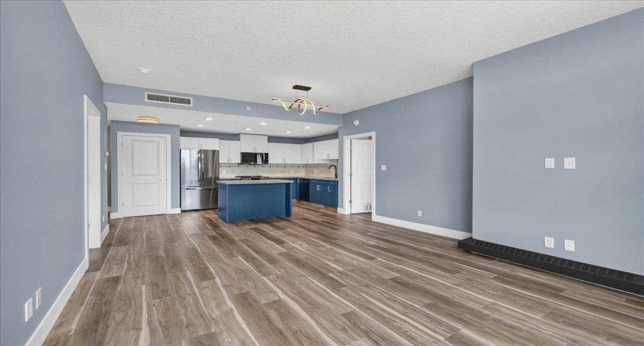 77 Spruce Place, Calgary, Alberta T3C 3X6, 2 Bedroom Bedrooms, 0 ,2 BathroomBathrooms,Residential,For Sale,Spruce,0,A2327430