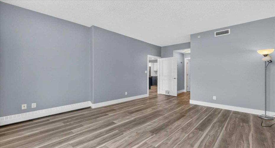 77 Spruce Place, Calgary, Alberta T3C 3X6, 2 Bedroom Bedrooms, 0 ,2 BathroomBathrooms,Residential,For Sale,Spruce,0,A2327430