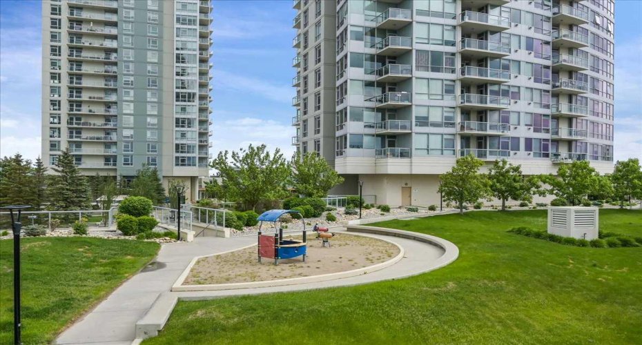 77 Spruce Place, Calgary, Alberta T3C 3X6, 2 Bedroom Bedrooms, 0 ,2 BathroomBathrooms,Residential,For Sale,Spruce,0,A2327430