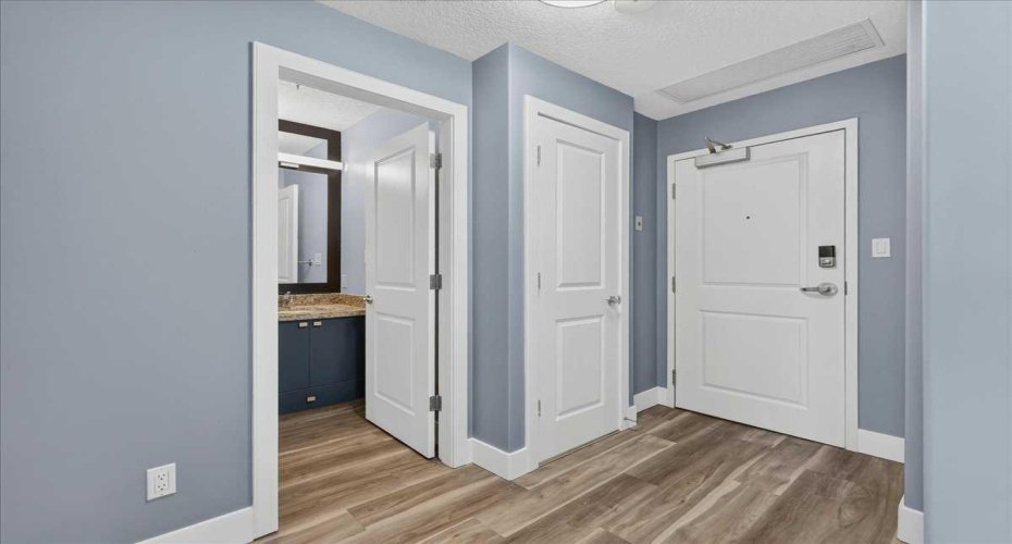 77 Spruce Place, Calgary, Alberta T3C 3X6, 2 Bedroom Bedrooms, 0 ,2 BathroomBathrooms,Residential,For Sale,Spruce,0,A2327430