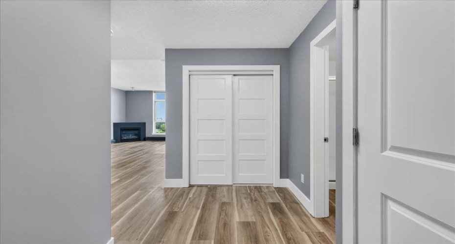 77 Spruce Place, Calgary, Alberta T3C 3X6, 2 Bedroom Bedrooms, 0 ,2 BathroomBathrooms,Residential,For Sale,Spruce,0,A2327430