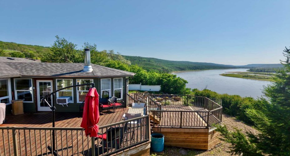 11514 101 Street, Peace River, Alberta T8S 1L9, 5 Bedroom Bedrooms, 0 ,3 BathroomBathrooms,Residential,For Sale,101,0,A2327432