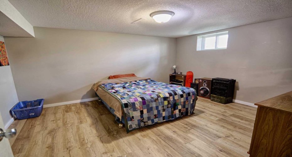 210 7 Street, Vauxhall, Alberta T0K2K0, 4 Bedroom Bedrooms, 0 ,1 BathroomBathrooms,Residential,For Sale,7,0,A2327449
