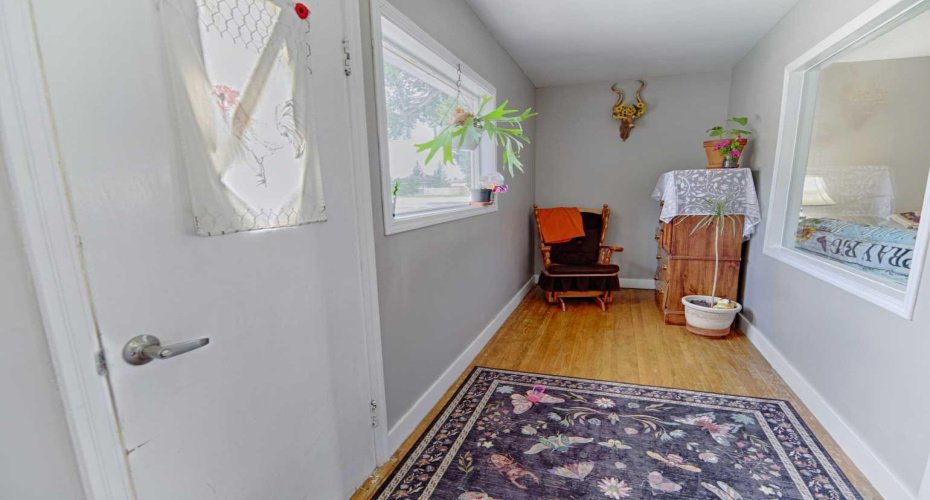 210 7 Street, Vauxhall, Alberta T0K2K0, 4 Bedroom Bedrooms, 0 ,1 BathroomBathrooms,Residential,For Sale,7,0,A2327449