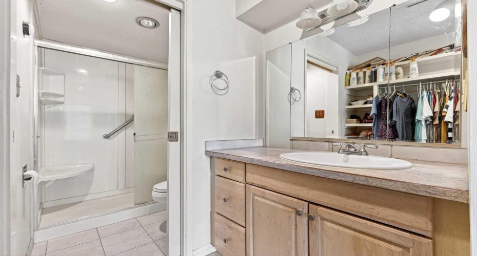 133 25 Avenue, Calgary, Alberta T2S 0K8, 2 Bedroom Bedrooms, 0 ,2 BathroomBathrooms,Residential,For Sale,25,0,A2327451